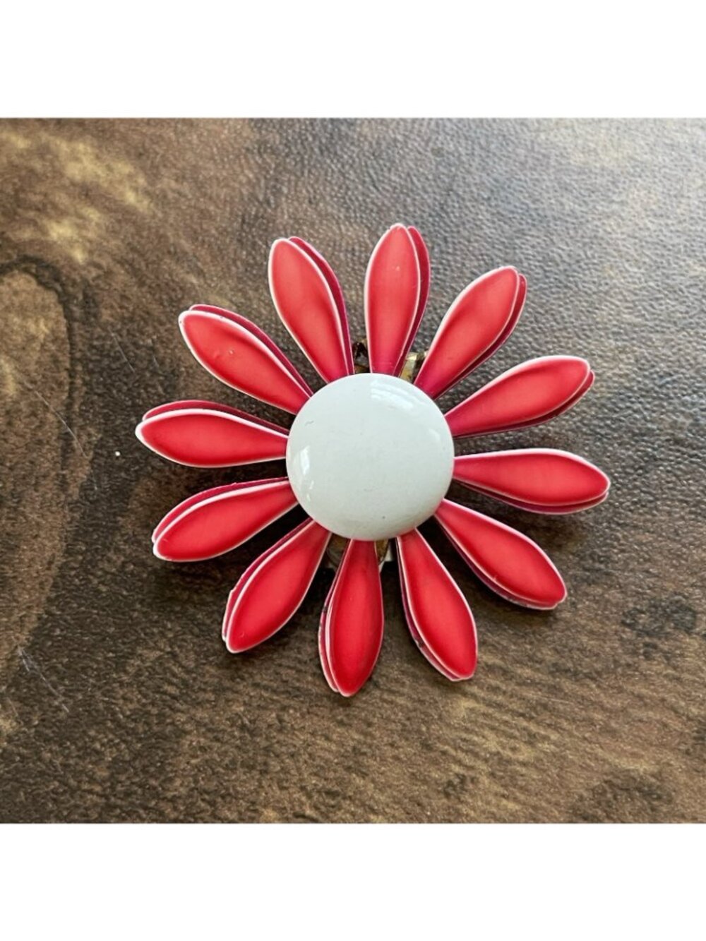 Vintage 1960s Enamel Flower Earrings Coral White MOD Pop Art Clip On Statement - Picture 6 of 9